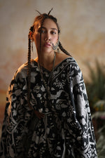 Load image into Gallery viewer, Black and White Kantha Poncho
