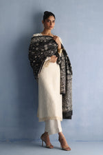 Load image into Gallery viewer, Black and Beige Kantha Dupatta
