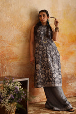Load image into Gallery viewer, Grey &amp; White Floral Kantha Shirt &amp; Izaar
