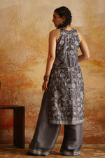 Load image into Gallery viewer, Grey &amp; White Floral Kantha Shirt &amp; Izaar
