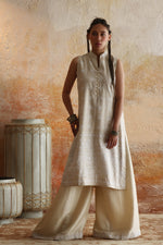Load image into Gallery viewer, Beige &amp; White Kantha Shirt &amp; Palazzo
