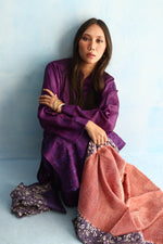 Load image into Gallery viewer, Purple &amp; Coral Kantha Dupatta
