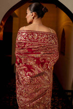 Load image into Gallery viewer, Maroon &amp; Gold Pita Tila Saree
