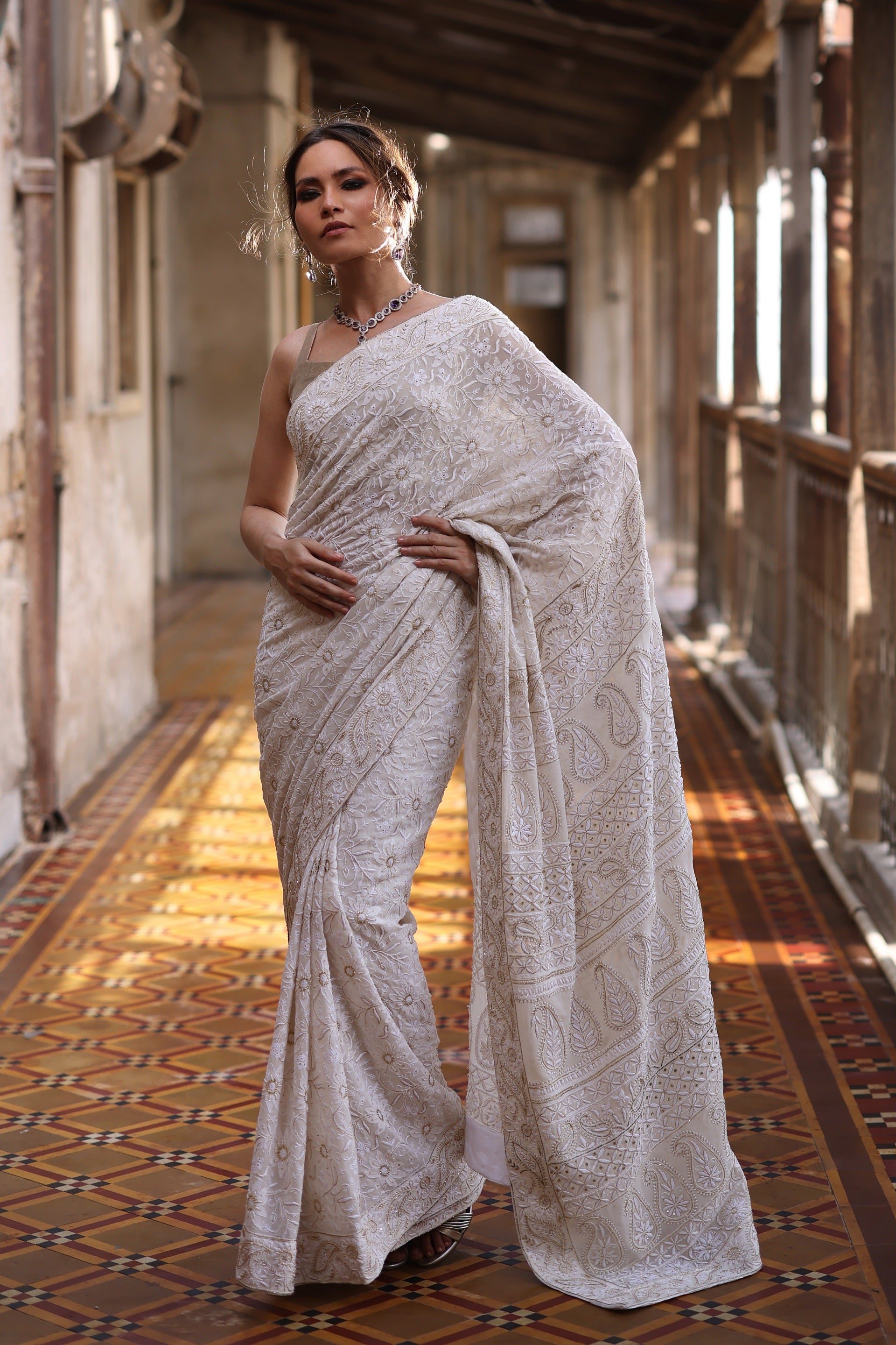 Aafrinish By Niazi Fahmeen Ansari Rizwan Ul Haq Green White and Gold Saree Sari Intricate micro sequins beagle beads zari Old Haveli Pakistan