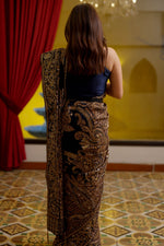 Load image into Gallery viewer, Navy Blue &amp; Gold Pita Tila Saree
