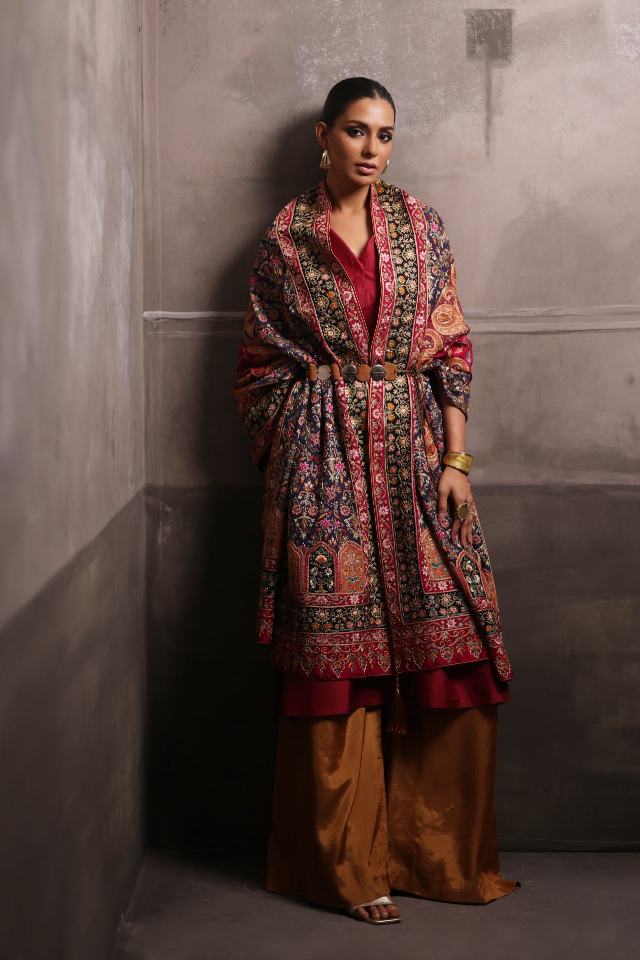 Aafrinish By Niazi Rabita Ali Rizwan Ul Haq Mughlai Kashidakari Shawl Reminiscent of the rich Mughal era our majestic heirloom shawl Pakistan Fashion