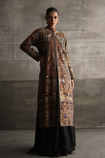 Load image into Gallery viewer, Aafrinish By Niazi Rabita Ali Rizwan Ul Haq Black Pita Tilla jacket adorned with intricate Kashida embroidery in hues of dull gold and silver zari Pakistan Fashion
