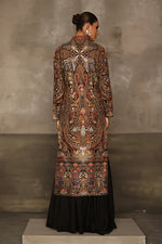 Load image into Gallery viewer, Aafrinish By Niazi Rabita Ali Rizwan Ul Haq Black Pita Tilla jacket adorned with intricate Kashida embroidery in hues of dull gold and silver zari Pakistan Fashion
