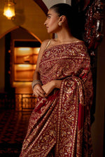 Load image into Gallery viewer, Maroon &amp; Gold Pita Tila Saree
