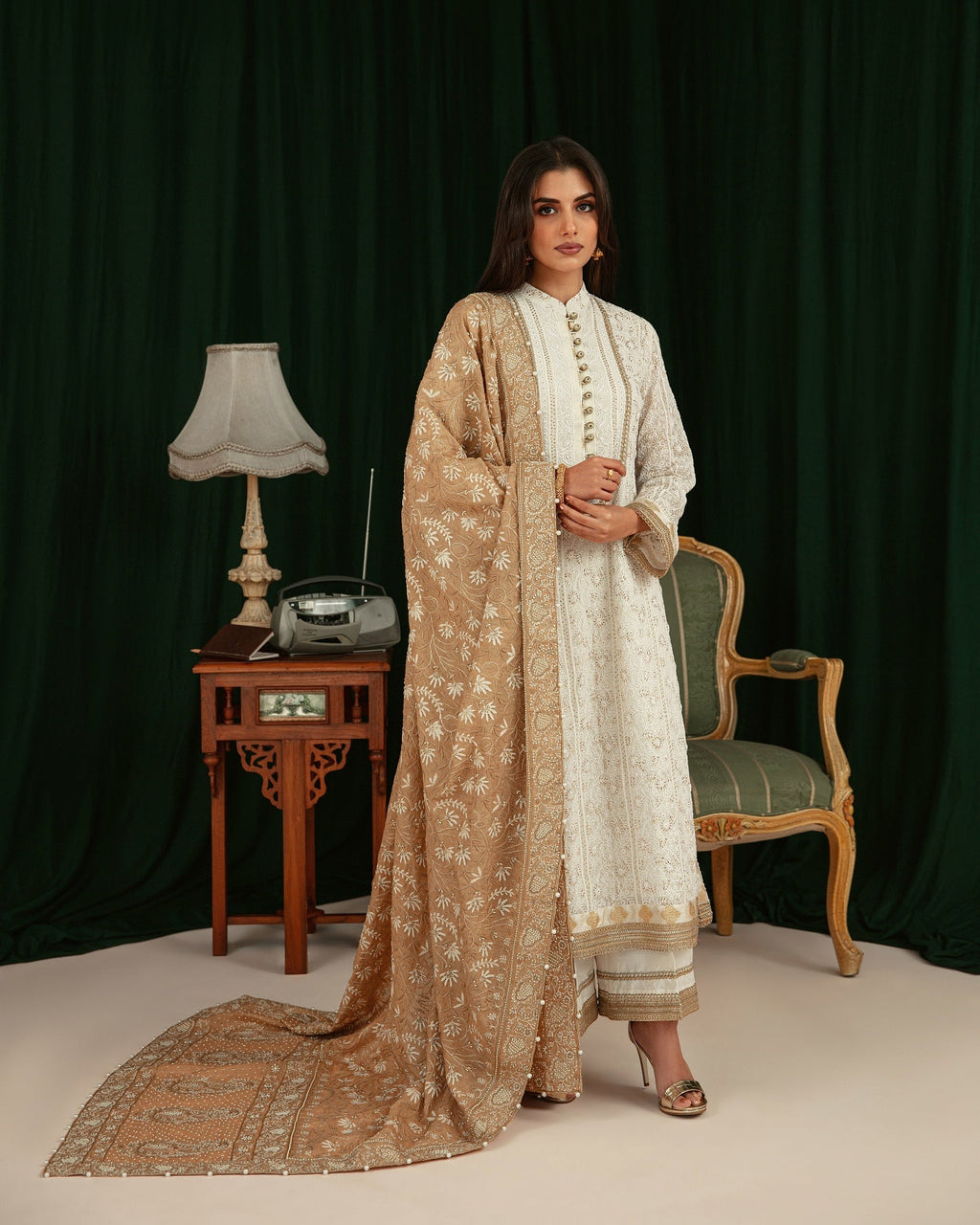 Aafrinish By Niazi Zara Peerzada Noor Jehan Se Noor  1990s Chikankari Single Taar Kurta & Izaar with Chikankari Tissue Chaadar Green  Background Asad Bin Javed Vintage Pakistan Fashion 