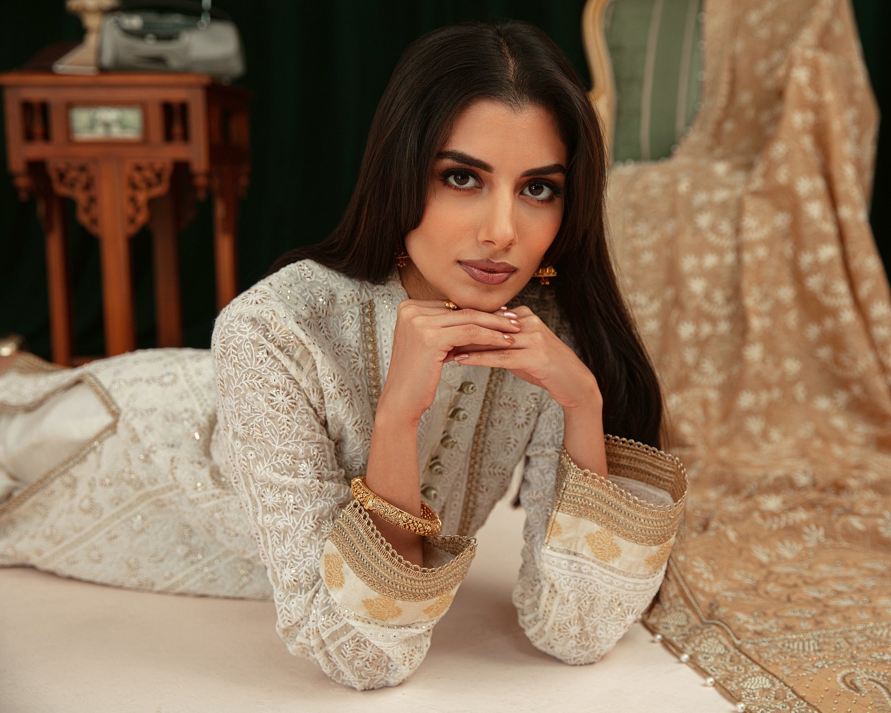 Aafrinish By Niazi Zara Peerzada Noor Jehan Se Noor  1990s Chikankari Single Taar Kurta & Izaar with Chikankari Tissue Chaadar Green  Background Asad Bin Javed Vintage Pakistan Fashion 