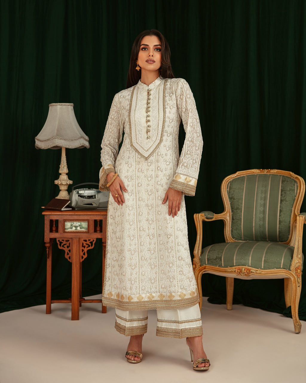 Aafrinish By Niazi Zara Peerzada Noor Jehan Se Noor  1990s Chikankari Single Taar Kurta & Izaar Green  Background Asad Bin Javed Vintage Pakistan Fashion 