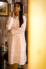 Load image into Gallery viewer, Aafrinish By Niazi Zooni Sheikh White Chikankari Kurta Hand Embroidery Vintage
